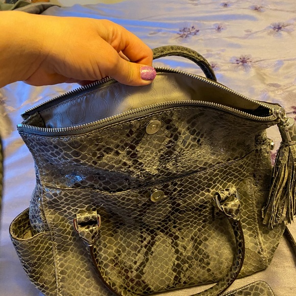 Michael Kors bag with matching wallet - Picture 2 of 11